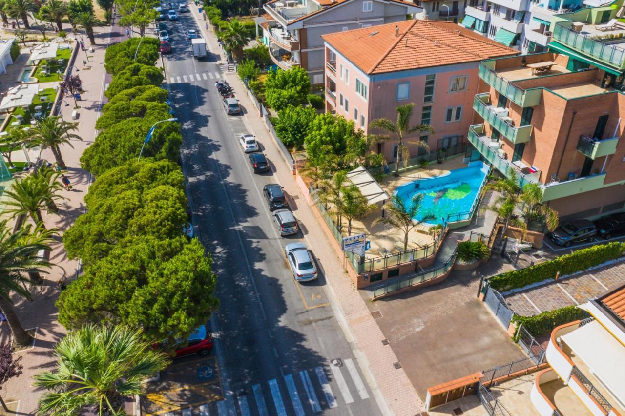 Residence Playa Торторето Экстерьер фото