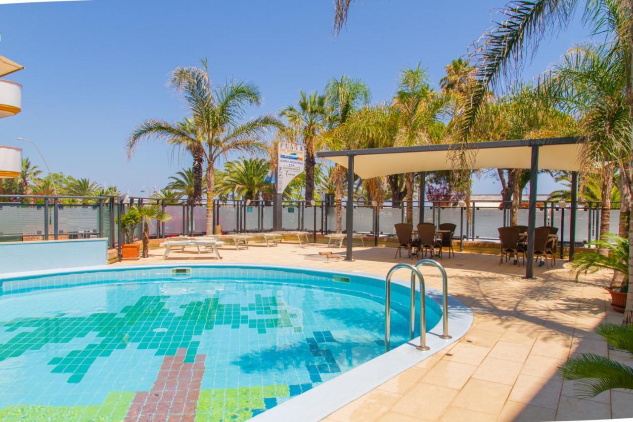 Residence Playa Торторето Экстерьер фото